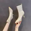Botas de Cano Curto Bege Estilo Coreano Salto Alto Femininas Outono Inverno Novo Estilo Botas de Salto Fino Femininas Bico Fino Celebridade da Internet Elásticas Emagrecedoras 2026