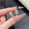 Pendientes Cuadrados a Cuadros con Circonita Microincrustada, Lujo Ligero y Sensación de Alta Gama, Clips para Orejas Geométricos, Exquisitos y Elegantes, Pendientes Versátiles