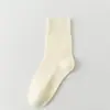Meias femininas de cano alto folgadas de alta densidade, macias e confortáveis, feitas de algodão penteado, absorventes de suor e respiráveis, meias de algodão de cor sólida antibacterianas 10A, 200 agulhas