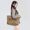 Nova Bolsa Tote de Grande Capacidade para Primavera e Verão 2026, Bolsa de Mão Casual Simples para o Dia a Dia, Bolsa de Ombro para Alunos Universitários