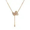 Collar Coreano y Japonés Exquisito de Moda Versátil con Concha Completa de Circonita y Borla de Doble Corazón, Gargantilla de Diseño Minimalista de Lujo Ligero Personalizado