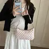 Bolsa de ombro única feminina nova de verão 2026 com estampa, grande capacidade, simples e fresca, com corrente, moderna e estilosa, para usar sob o braço