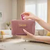 Bolsa de Maquiagem Acolchoada com Listras Verticais de Veludo Quadrada para Viagem Armazenamento de Skincare e Artigos de Higiene Pessoal - Hot-Selling Transfronteiriço Etsy