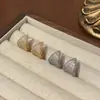 Pendientes Triangulares de Encaje Completo con Diamantes 3D de Estilo Minimalista de Nicho Coreano y Japonés para Mujer, Adecuados para el Viaje Diario, con un Aspecto de Alta Gama y Temperamento Versátil