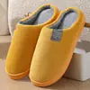 Pantuflas de algodón de felpa gruesa con suela gruesa para invierno para parejas en interiores, pantuflas peludas cálidas y cómodas para el hogar antideslizantes