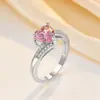 Anillo de Cobre Exquisito con Microincrustaciones de Diamantes, Ultrabrillante y de Ensueño para Mujer, Estilo Francés de Lujo Ligero con un Toque de Alta Gama, Anillo Abierto Super Hada y Hermoso