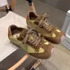 Tênis Casual Feminino 2026 Novo Estilo Respirável com Cadarço Color Block Versátil Antiderrapante Solado Macio Emagrecedor