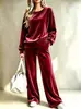 2026 Ropa de otoño e invierno transfronteriza europea y americana nuevo estilo terciopelo dorado suelta casual de pierna ancha moda conjunto de dos piezas para mujer