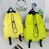 Mochila Estilo Coreano Ins Nova com Cordão Grande Capacidade para Alunos do Ensino Fundamental, Médio e Universitário Leve Versátil Mochila com Letras