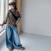 Conjunto de Otoño/Invierno para Niñas 2026 Nuevo Casual Estilo Coreano Niños Medianos/Mayores Chaqueta Estampado Leopardo Pantalones de Pierna Ancha de Mezclilla Moderno