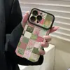 Funda de teléfono de azulejos florales en relieve estilo francés adecuada para iPhone 17 y Apple 16, anticaída, cobertura total, alto valor estético, con ventana de visualización grande
