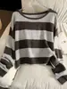 Tejido de Punto Suave y Pegajoso Agradable a la Piel Bloque de Color Estilo Perezoso para Mujer Otoño Invierno Nuevo Capa Base Manga Larga Rayado Holgado Suéter A14622