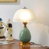 Lámpara de Noche de Dormitorio de Lujo Ligero Americano Avanzado Lámpara de Mesa Vintage Luz Nocturna Vidrio Cerámica Escritorio Atmósfera Lámpara de Mesa Decorativa