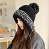 Nuevo Sombrero de Pescador a Rayas Patchwork Simple Coreano de Otoño e Invierno para Mujer, Moderno y Versátil, Diseño Irregular, Sombrero con Protección para los Oídos para Viajes