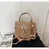 Bolso de mano de nicho de alta gama transfronterizo para mujer, nuevo y elegante bolso tipo caja de moda para el día a día, bolso versátil de hombro y cruzado