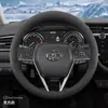 Adequado para Toyota Camry, Corolla, RAV4, Wildlander, Highlander, capa de volante em camurça para o inverno