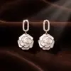 Brincos Camélia Francesa Retrô de Alta Qualidade Coreana Novo Estilo Temperamento Celebridade da Internet Senso de Design Acessórios de Orelha Flor Branca para Mulheres