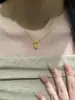 Colar Clavícula de Cabacinha da Sorte Cor Dourada Design Pequeno Exclusivo Simples Versátil para Namorada