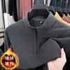 Nova blusa de moletom masculina para outono e inverno com zíper parcial e gola alta, para homens jovens e de meia-idade, feita de veludo alemão com adição de fleece para aquecimento, camiseta de base para homens