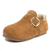 Sapatos Infantis de Algodão 2026 Outono/Inverno Novo Estilo Meninos e Meninas Sapatos Birkenstock Forrados com Lã Sapatos Peludos Sapatos Quentinhos para Bebê