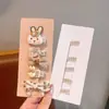 Tecido cor de café desenho animado presilha de cabelo infantil laço xadrez pérola presilha de tecido totalmente revestida presilha para franja de bebê sem danificar