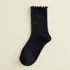Calcetines holgados blancos para mujer para primavera y otoño, calcetines de maternidad sin costuras con encaje, calcetines hasta la mitad de la pantorrilla combinados con zapatos pequeños de cuero, estilo fino de verano