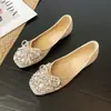 2026 Nuevos Zapatos Planos de Punta Cuadrada Franceses para Mujer con Decoración de Pedrería y Perlas Corte Bajo Zapatos de Boda Zapatos de Ballet N1368-19