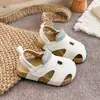 Sandálias Infantis Estilo Coreano 2026 Verão Novo Calçados Casuais para Meninos Sapatos para Bebês para Uso Externo Meninas Sapatos de Praia Fechados na Ponta Tendência