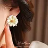 Brincos de Flor Margarida Colorida com Gotejamento de Óleo Agulha de Prata, Brincos de Temperamento Fresco e Doce, Brincos de Luxo Leve de Alta Qualidade Atacado