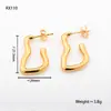 Pendientes de Acero de Titanio de Venta Caliente Transfronteriza Chapados en Oro de 18K Moda Letra A Pendientes de Gama Alta Tendencia Europea y Americana Pendientes de Acero de Titanio para Mujer