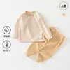 Ropa para Bebé Primavera y Otoño Clase A Algodón Puro Ropa Interior Infantil Atuendo de Año Nuevo Botón Rojo en el Hombro del Bebé Conjunto Dividido para Cumpleaños de 100 Días