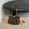 Relajado, plisado, diseño de lunares, nueva colección 2026, fresco y elegante, gran capacidad, bolso tote de moda, bolso de hombro y bolso de axila para mujer