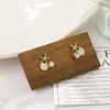 Brincos de Pérola Sintética em Formato de Estrela do Mar para Mulheres, Design de Nicho, Luxo Leve, Único, Simples, Personalizado, Pequena e Doce Joia de Orelha