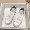 Zapatos Blancos Satinados de Nicho Español para Mujer, Slip-Ons de Doble Uso, Nuevos Planos Casuales Cómodos para Maternidad 2026