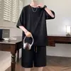 Traje deportivo casual de manga corta para hombre, conjunto de dos piezas moderno de verano con jacquard de letras, camiseta holgada y pantalones cortos de talla grande con estilo