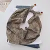 Bufanda de Gasa Estampada Suave Hecha a Mano con Perlas para Mujer, Delicado Pañuelo para Sesión de Fotos Estilo Bosque Pastoral, Bufanda Delgada Decorativa