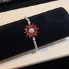 ¡Diseño floral de cristal colorido! Pulsera colgante de flor de circón, pulsera de estilo vintage de lujo ligero, joyería de diseño nicho para mujer, al por mayor