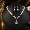 Conjunto de collar y aretes de perlas personalizado estilo coreano, moderno y elegante, una opción popular para mujeres, chapado en aleación, perfecto como joyería nupcial