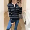 Top de punto con rayas negras estilo francés, cuello medio abierto, manga larga para mujer, capa base elegante de alta gama para otoño, top absolutamente hermoso
