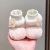 Sapatos de Lã Macios com Solado Flexível para Bebês Meninas no Inverno, Meias-Sapato de Algodão, Sapatos Quentinhos para Recém-Nascidos, Botas de Proteção para os Pés Florais para 0-1 Ano