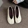 Versión de Piel de Vaca de Primera Capa 2026 Otoño ~ Nuevo Estilo de Zapatos de Punta Dividida para Mujer, Bailarinas de Tacón de Cerdo de Boca Baja, Zapatos de Ballet