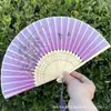 Leque Dobrável Estilo Antigo Transfronteiriço para o Verão, Estilo Chinês, Hanfu, Cheongsam, Leque Pequeno Dobrável de Bambu Portátil para Mulheres