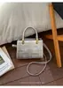 Bolsa Quadrada Pequena Casual Retro Simples e Moderna de Grande Capacidade Novo Estilo Primavera Cedo 2026 Linda Bolsa Feminina de Ombro Cruzada