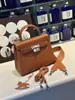 Processamento Personalizado da Fábrica de Origem: Bolsa Kelly de Segunda Geração, Novo Modelo 2026 Bolsa Feminina, De Ombro Único, De Mão, Bolsa Transversal Texturizada