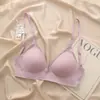 Sutiã Sexy Personalizado com Estampa de Letras Invisíveis e Costas Cruzadas, Sem Aro, Versátil para o Verão, com Decote em U Profundo nas Costas
