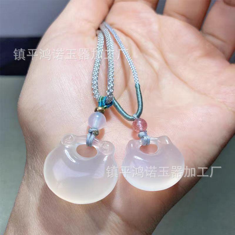 玉髓吊坠