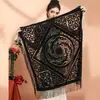 Novo Lenço Quadrado de Veludo Jacquard com Franjas Estilo Étnico de Xinjiang para Outono e Inverno 2025 com Xale Quente
