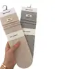 26 Meias novas para outono e inverno para mulheres, elásticas, em uma paleta de cores inspirada em café com leite e madeira, comprimento até a panturrilha, tecido de algodão, sem costura e com design de babados