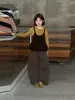 Conjunto de suéter forrado de terciopelo para niña de otoño e invierno, camiseta de manga larga estilo retro coreano color amarillo mostaza y pantalones de pierna ancha, conjunto de tres piezas