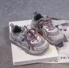 Zapatos Deportivos Transpirables de Malla Gruesa de Suela Gruesa, de Moda, de Nicho, Tendencia, Frescos, para Correr al Aire Libre, para Niños, Nuevos de Primavera/Otoño 2026, Versátiles